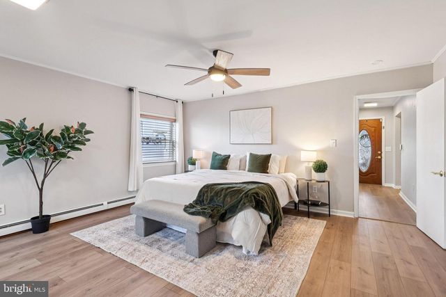 11 CRIMSON KING LN, Levittown, PA 19055