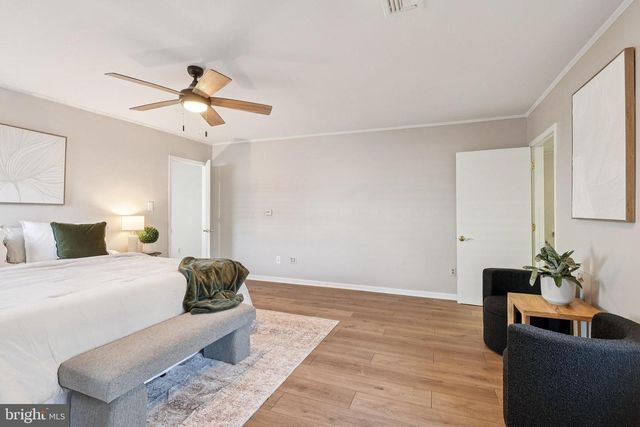 11 CRIMSON KING LN, Levittown, PA 19055