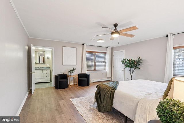 11 CRIMSON KING LN, Levittown, PA 19055