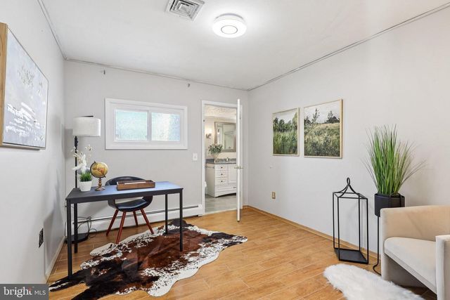 11 CRIMSON KING LN, Levittown, PA 19055