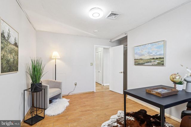 11 CRIMSON KING LN, Levittown, PA 19055