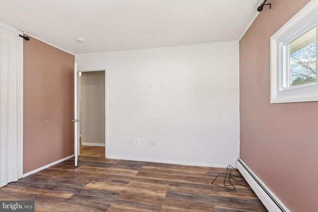 11 CRIMSON KING LN, Levittown, PA 19055