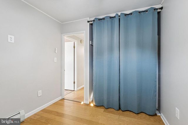 11 CRIMSON KING LN, Levittown, PA 19055