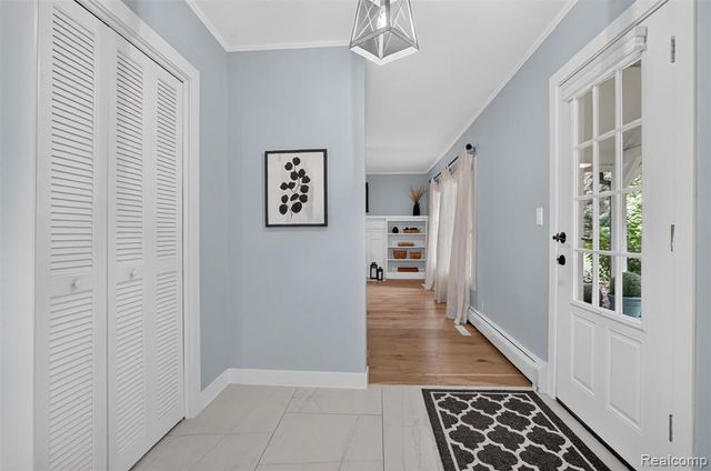 3885 Quarton Road, Bloomfield Hills, MI 48302