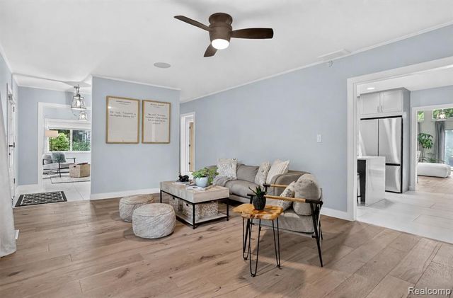 3885 Quarton Road, Bloomfield Hills, MI 48302