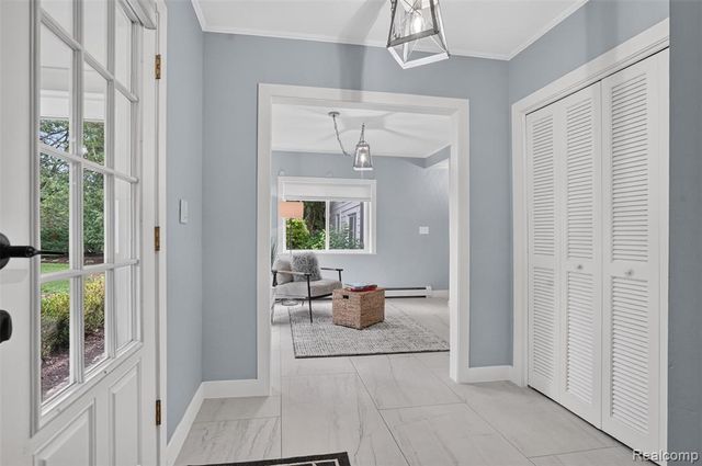 3885 Quarton Road, Bloomfield Hills, MI 48302