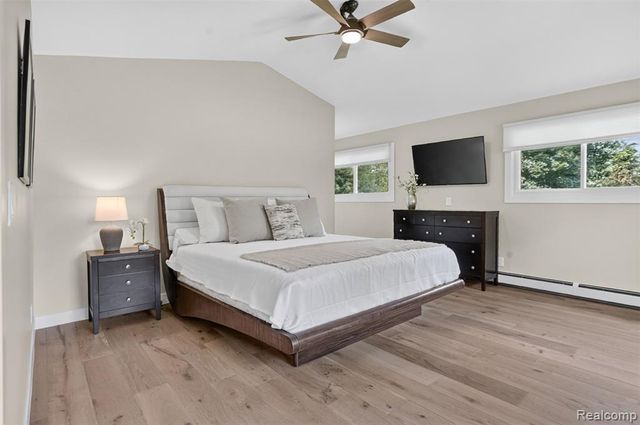 3885 Quarton Road, Bloomfield Hills, MI 48302