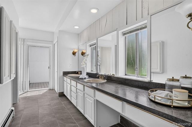 3885 Quarton Road, Bloomfield Hills, MI 48302