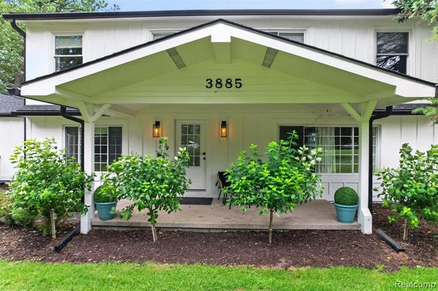3885 Quarton Road, Bloomfield Hills, MI 48302