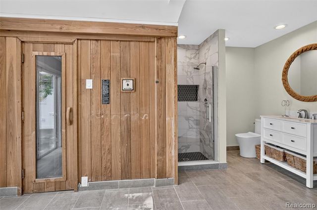 3885 Quarton Road, Bloomfield Hills, MI 48302