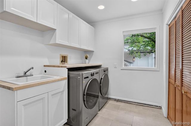 3885 Quarton Road, Bloomfield Hills, MI 48302