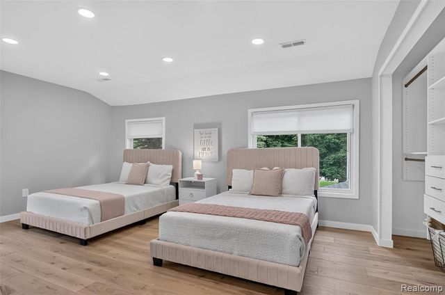 3885 Quarton Road, Bloomfield Hills, MI 48302