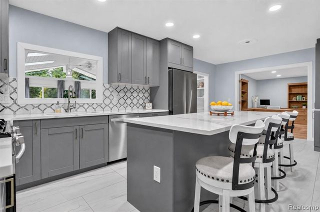 3885 Quarton Road, Bloomfield Hills, MI 48302