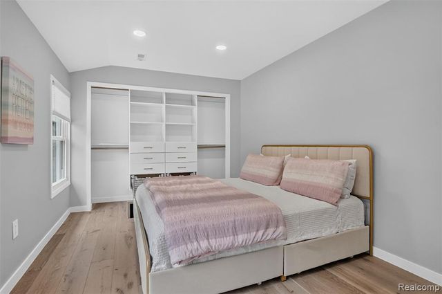 3885 Quarton Road, Bloomfield Hills, MI 48302