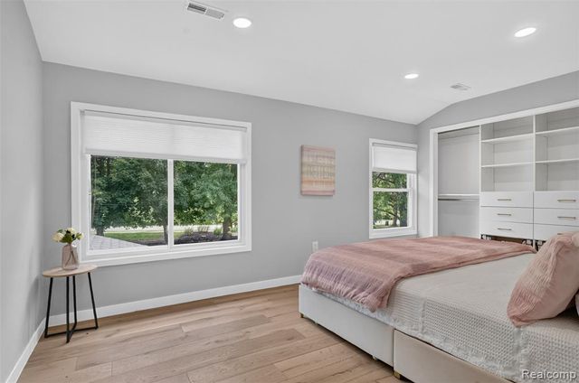 3885 Quarton Road, Bloomfield Hills, MI 48302