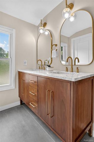 3885 Quarton Road, Bloomfield Hills, MI 48302