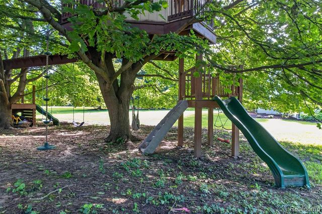 3885 Quarton Road, Bloomfield Hills, MI 48302
