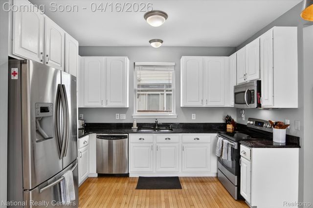 43181 Emerson Way, Novi, MI 48377