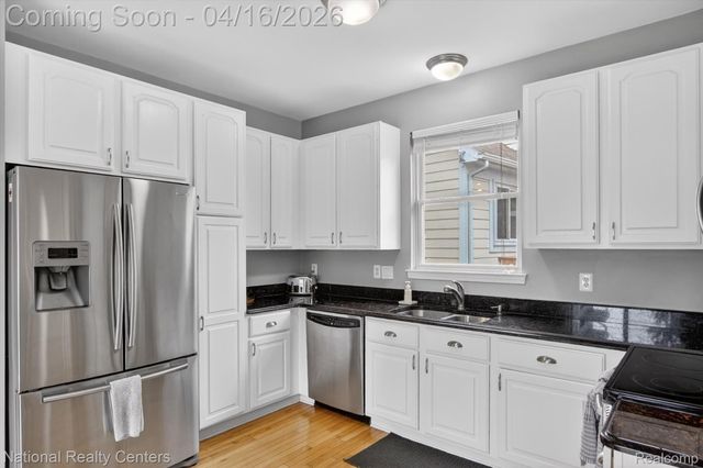 43181 Emerson Way, Novi, MI 48377