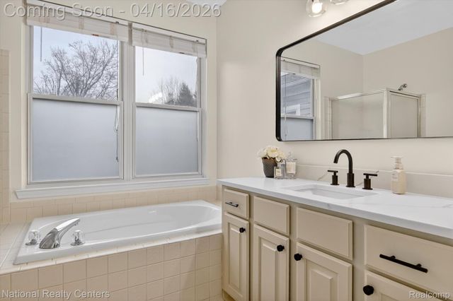 43181 Emerson Way, Novi, MI 48377