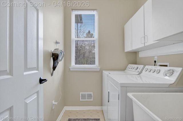 43181 Emerson Way, Novi, MI 48377