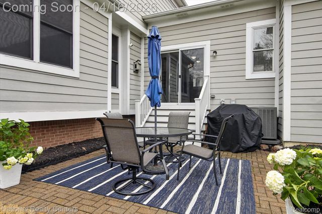 43181 Emerson Way, Novi, MI 48377