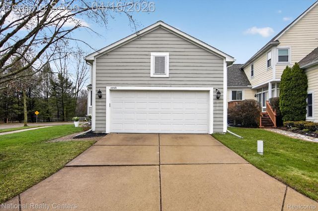 43181 Emerson Way, Novi, MI 48377