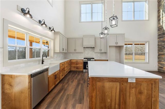 829 1001st Road, Odessa, MO 64076