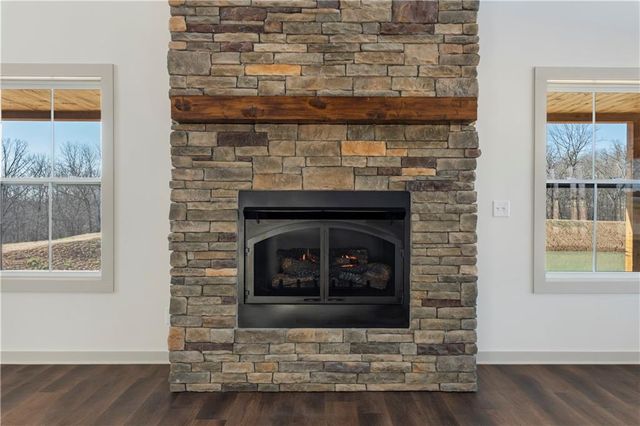 829 1001st Road, Odessa, MO 64076