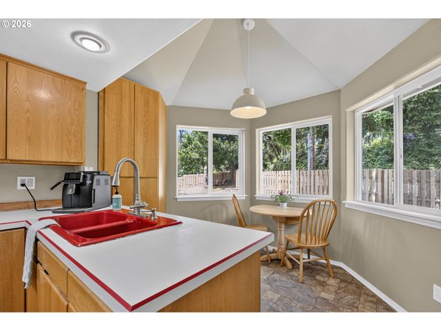 39820 Se Louden Rd, Corbett, OR 97019