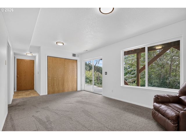39820 Se Louden Rd, Corbett, OR 97019