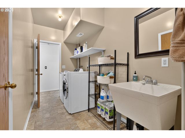 39820 Se Louden Rd, Corbett, OR 97019