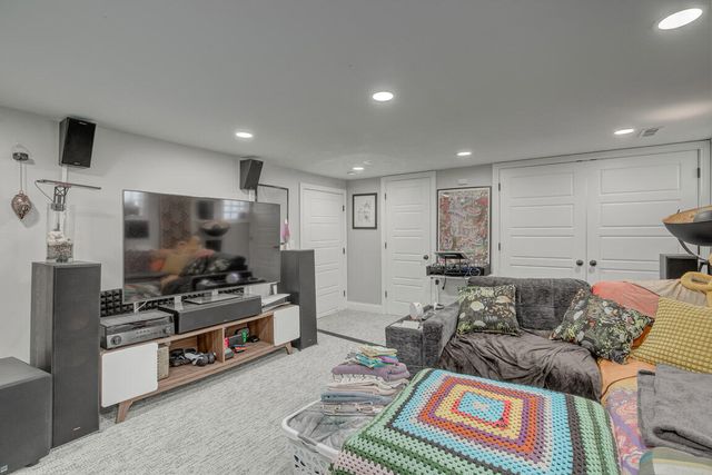 229-235 W 4th Street, Covington, KY 41011