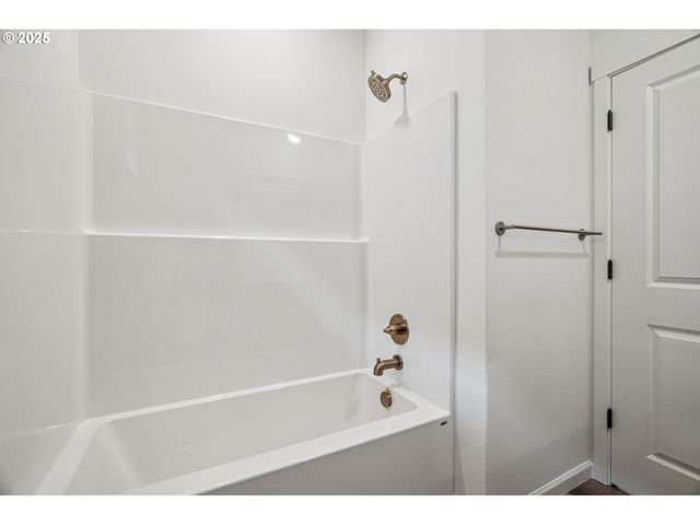 5202 Ne 116TH St, Vancouver, WA 98686