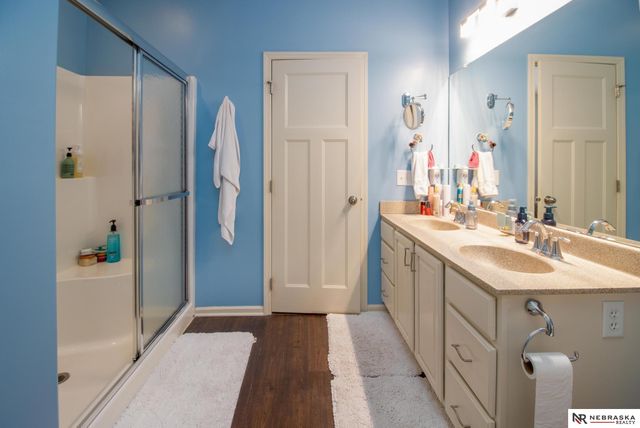 15803 Young Circle, Bennington, NE 68007