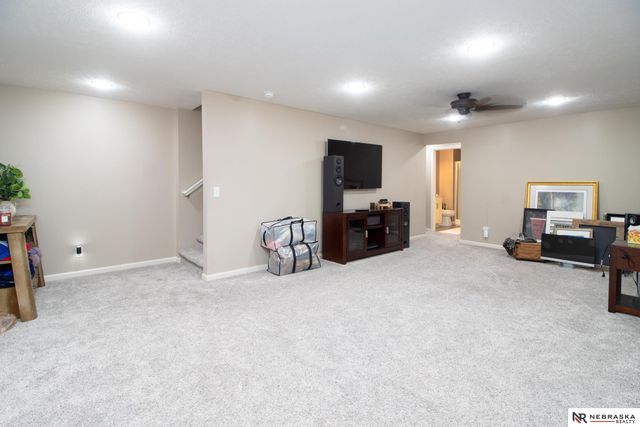 15803 Young Circle, Bennington, NE 68007