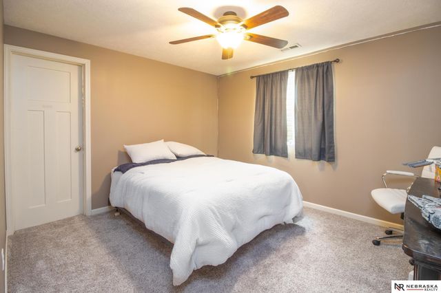 15803 Young Circle, Bennington, NE 68007
