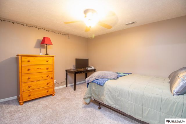 15803 Young Circle, Bennington, NE 68007