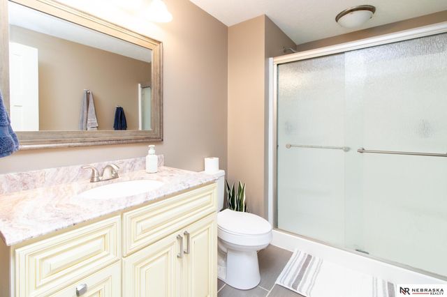 15803 Young Circle, Bennington, NE 68007