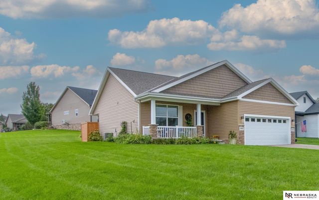 15803 Young Circle, Bennington, NE 68007
