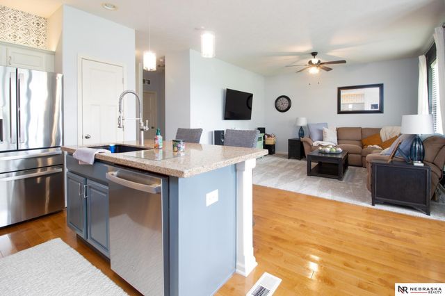 15803 Young Circle, Bennington, NE 68007