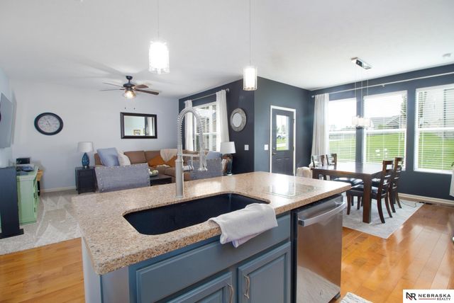 15803 Young Circle, Bennington, NE 68007