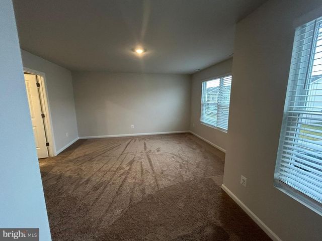 30 CRAMSFORD ST, Falling Waters, WV 25419