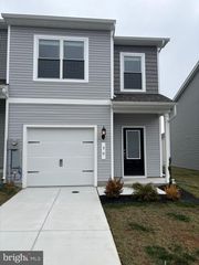 30 CRAMSFORD ST, Falling Waters, WV 25419