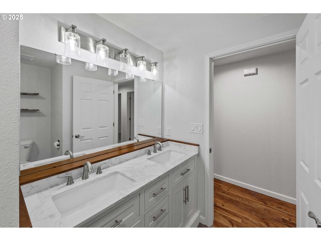 540 QUEENS Ave, Lakeside, OR 97449