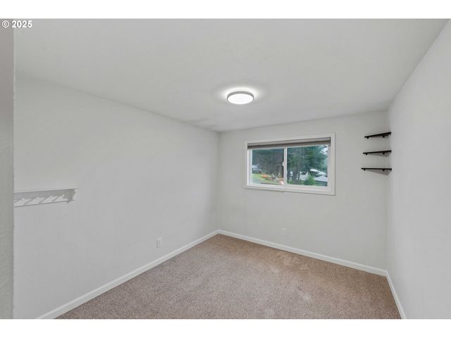 540 QUEENS Ave, Lakeside, OR 97449