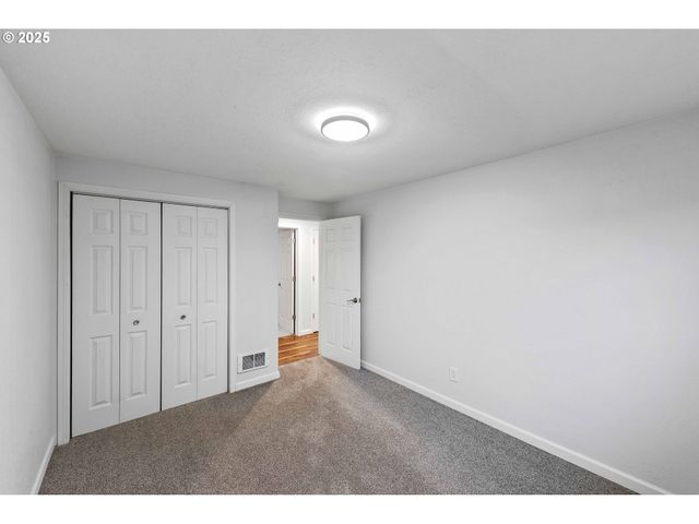 540 QUEENS Ave, Lakeside, OR 97449