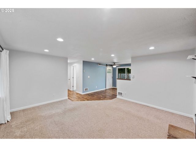 540 QUEENS Ave, Lakeside, OR 97449