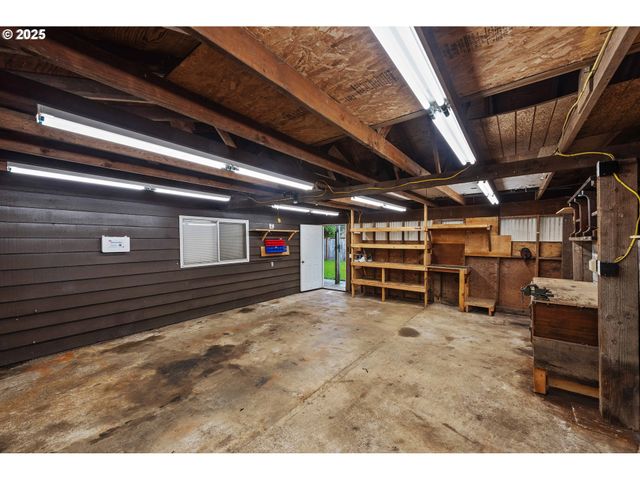 540 QUEENS Ave, Lakeside, OR 97449