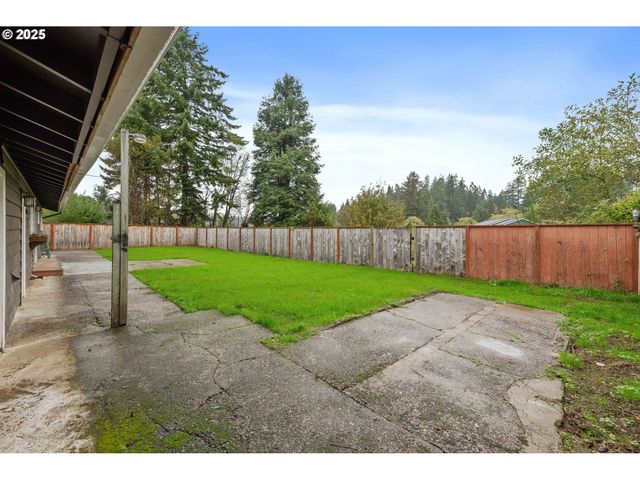 540 QUEENS Ave, Lakeside, OR 97449